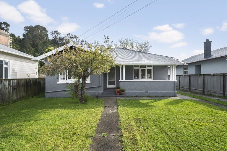 Photo of property in 5 Te Mome Road, Alicetown, Lower Hutt, 5010