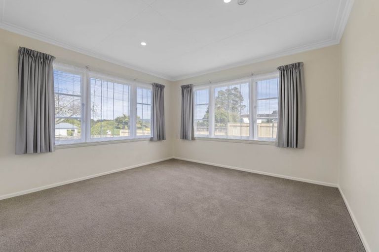 Photo of property in 223 Huatoki Street, Upper Vogeltown, New Plymouth, 4310