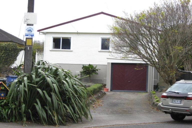 Photo of property in 40 Turakina Street, Merrilands, New Plymouth, 4312