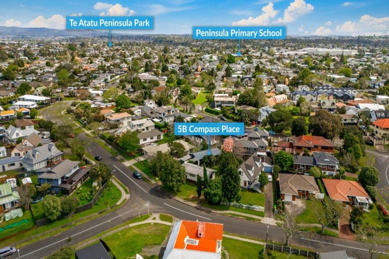 Photo of property in 2/5 Compass Place, Te Atatu Peninsula, Auckland, 0610