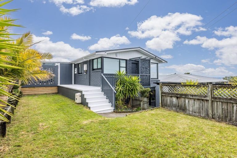 Photo of property in 2a Hoskins Avenue, Hillsborough, Auckland, 1042