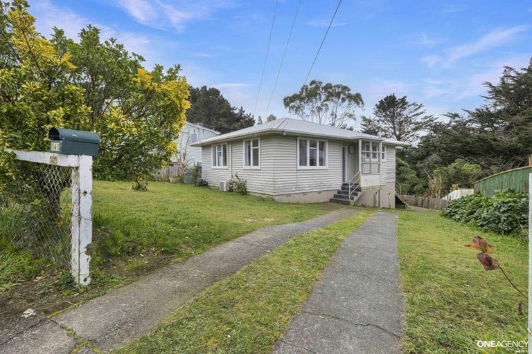 Photo of property in 141 Castor Crescent, Cannons Creek, Porirua, 5024