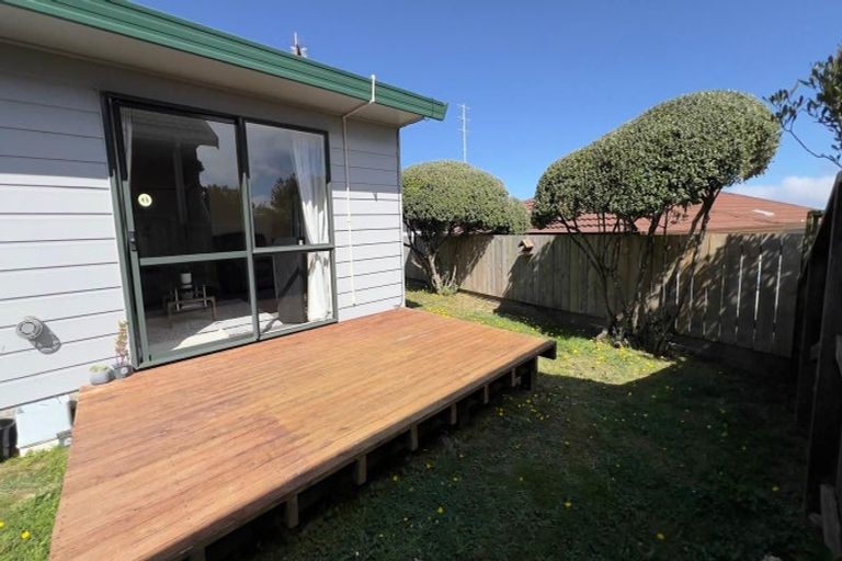 Photo of property in 8a Kentwood Drive, Woodridge, Wellington, 6037