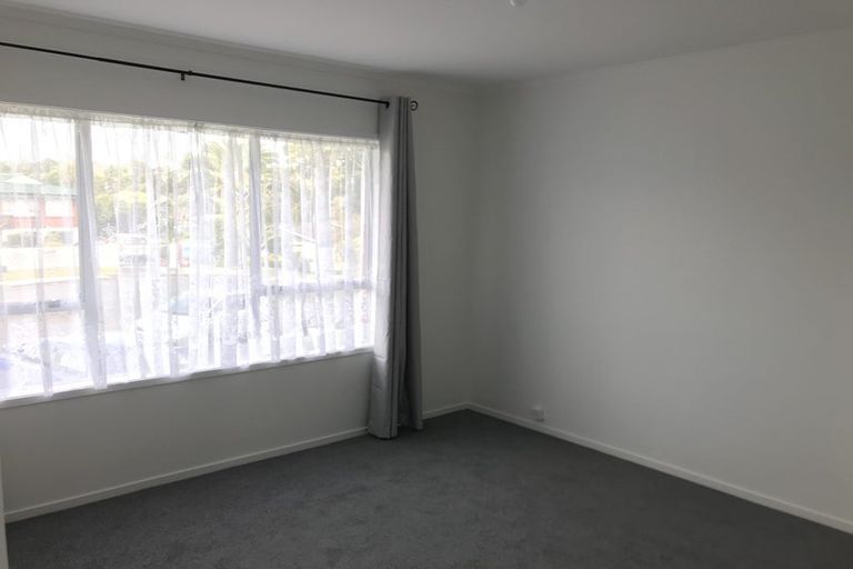 Photo of property in 13 Palm Court Drive, Glen Eden, Auckland, 0602