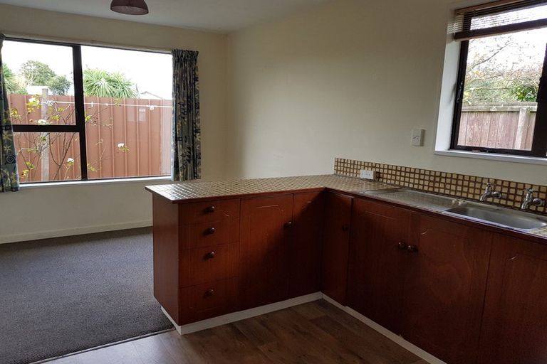 Photo of property in 2/85 Epsom Road, Sockburn, Christchurch, 8042