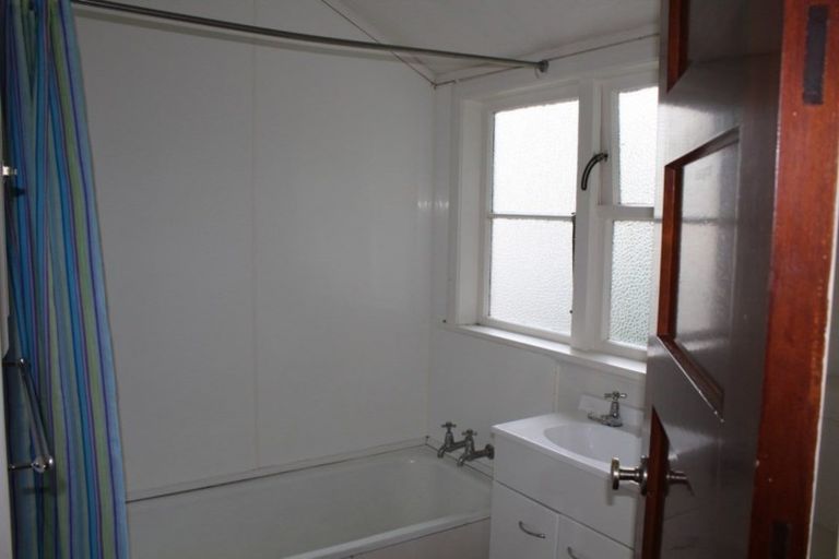 Photo of property in 12 Ranfurly Street, Dannevirke, 4930