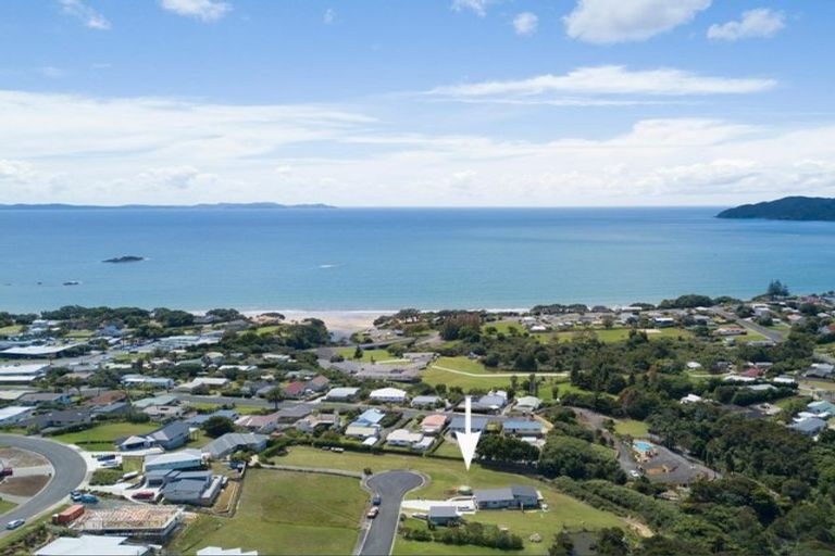 Photo of property in 1 Lori Lane, Coopers Beach, 0420