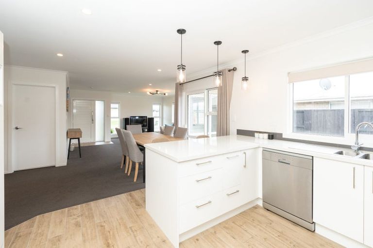 Photo of property in 33 Ladeira Place, Fitzroy, Hamilton, 3206