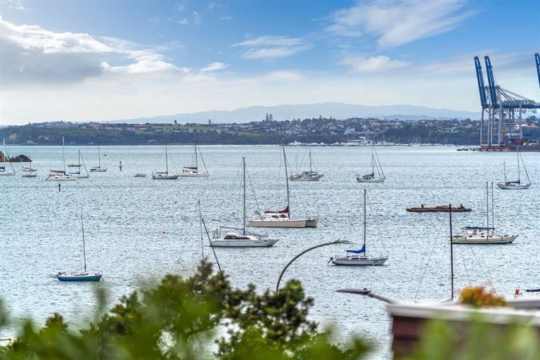 Photo of property in 3/73 Princes Street, Northcote Point, Auckland, 0627