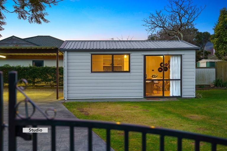 Photo of property in 21 Awanui Drive, Waikanae, 5036