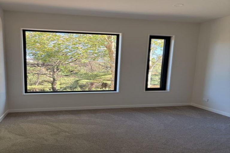 Photo of property in 2/82 Upper Harbour Drive, Greenhithe, Auckland, 0632