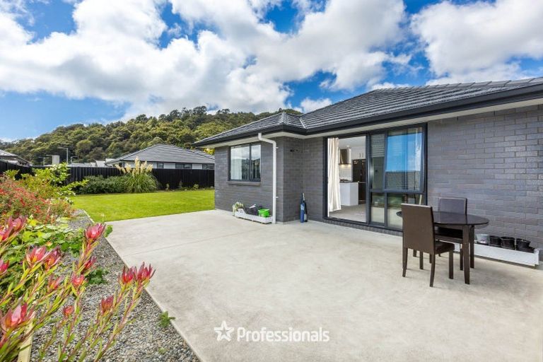 Photo of property in 115 Mawai Hakona Drive, Wallaceville, Upper Hutt, 5018