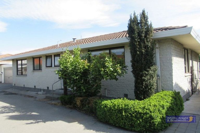 Photo of property in 1/74a Jeffreys Road, Fendalton, Christchurch, 8052