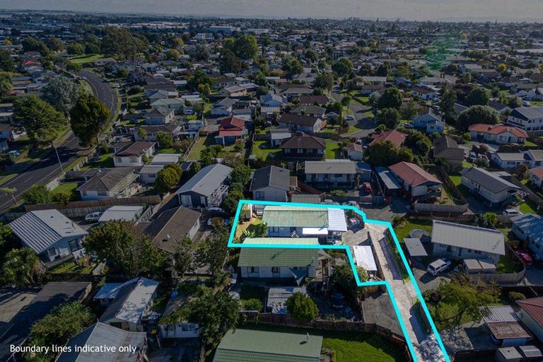 Photo of property in 2/10 Nearco Street, Randwick Park, Auckland, 2105