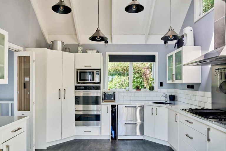 Photo of property in 55 Rona Street, Eastbourne, Lower Hutt, 5013