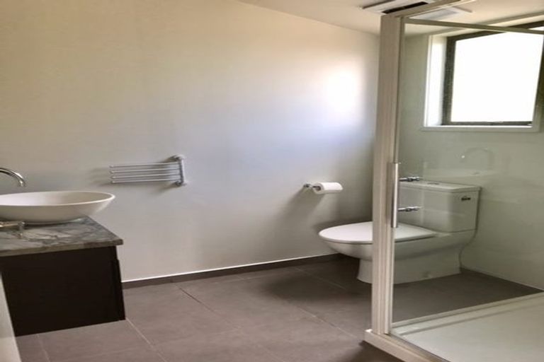 Photo of property in 11a Pendene Place, Forrest Hill, Auckland, 0620