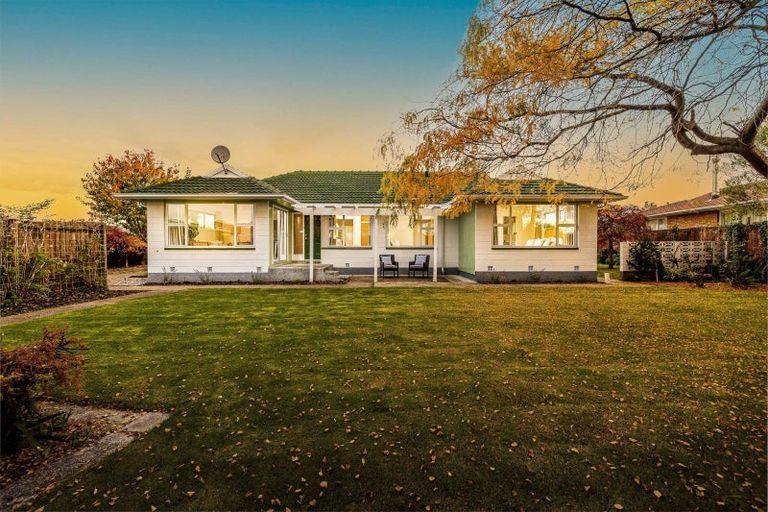 Photo of property in 24c Sarabande Avenue, Redwood, Christchurch, 8051