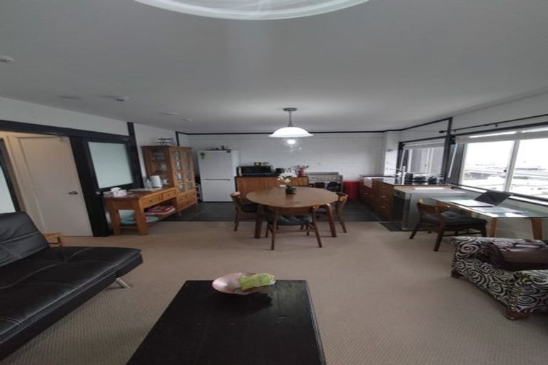 Photo of property in Mansfield Towers, 1 Grant Road, Thorndon, Wellington, 6011