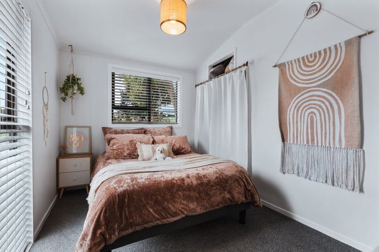 Photo of property in 37 Tamatea Road, Taupo, 3330