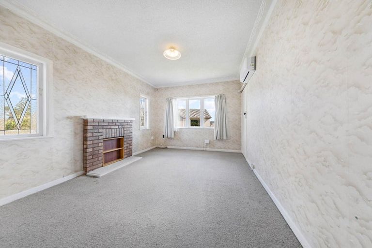 Photo of property in 1/44 View Road, Henderson, Auckland, 0612