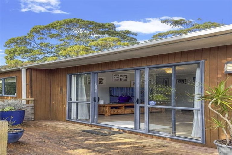 Photo of property in 46a Riserra Drive, Ranui, Auckland, 0612