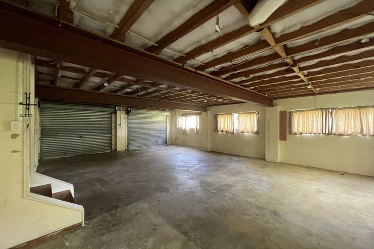 Photo of property in 121 Chamberlain Road, Massey, Auckland, 0614