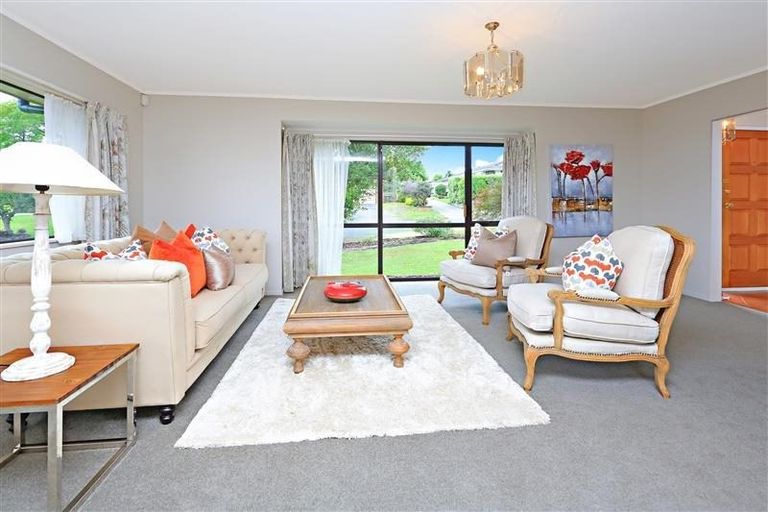 Photo of property in 2/5 Fieldstone Court, Northpark, Auckland, 2013
