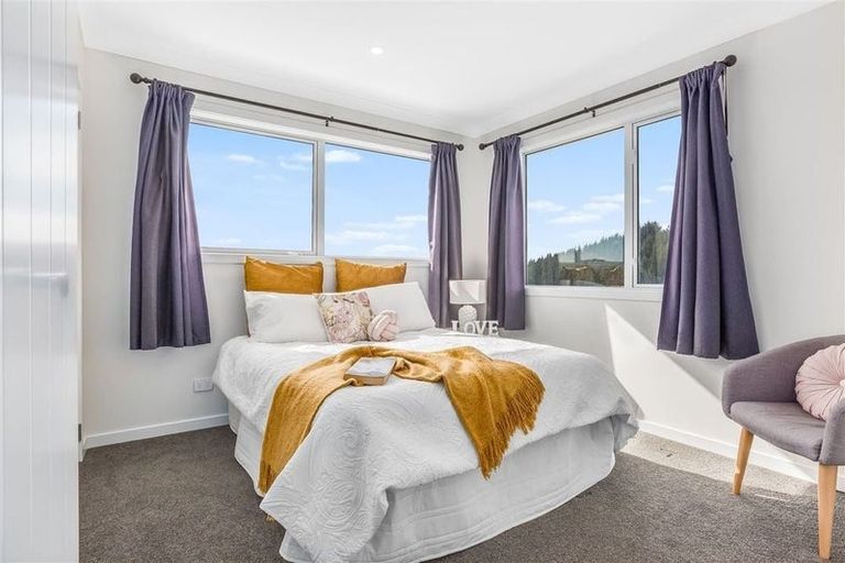 Photo of property in 16 Schooner Drive, Whitby, Porirua, 5024