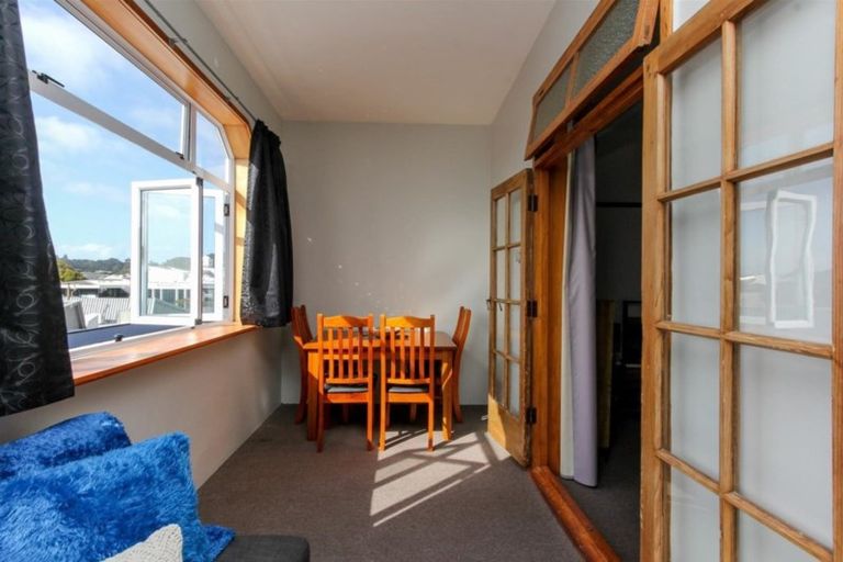 Photo of property in Devonport Apartments, 42/127 Saint Aubyn Street, New Plymouth, 4310
