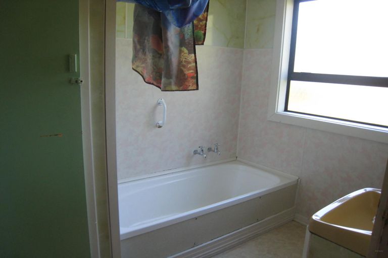 Photo of property in 22 Hill View Crescent, Highfield, Timaru, 7910