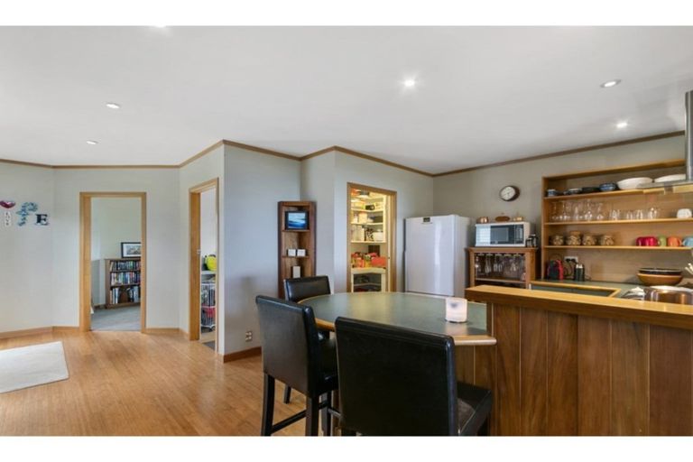 Photo of property in 204 Miromiro Road, Normandale, Lower Hutt, 5010