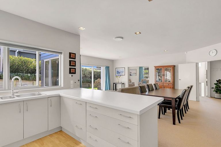 Photo of property in 36 Tongariro Drive, Aotea, Porirua, 5024