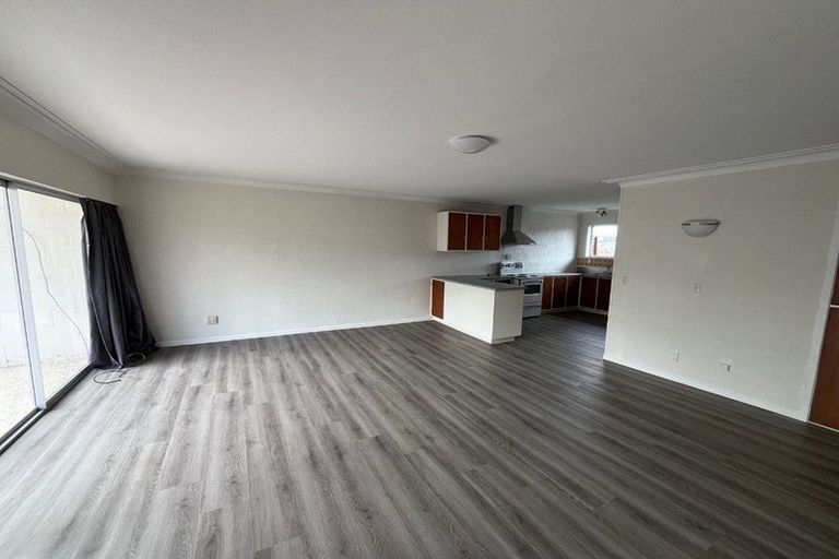 Photo of property in 3/8 Pamela Place, New Lynn, Auckland, 0600
