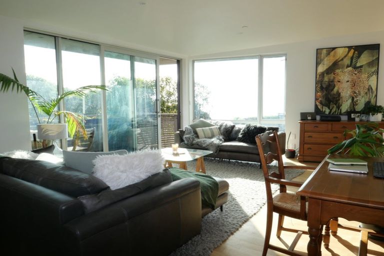 Photo of property in 4 Pa Road, Pukerua Bay, 5026