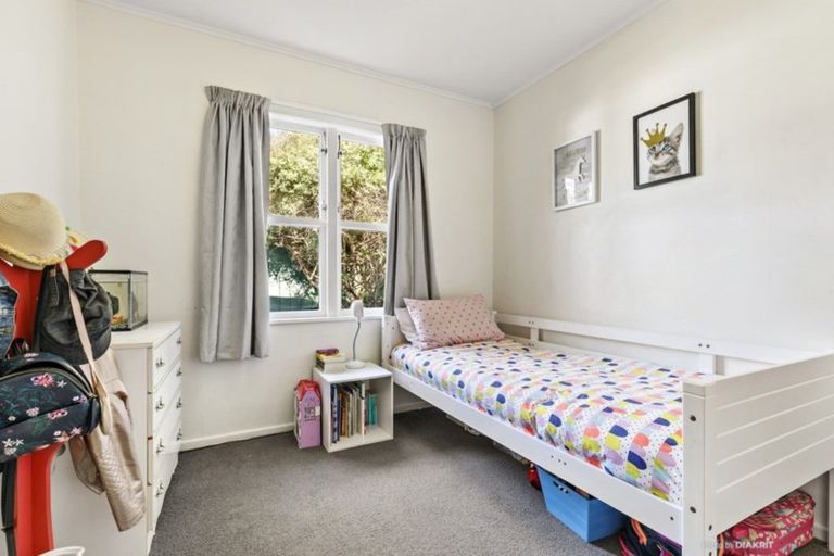 Photo of property in 10 Liddel Grove, Island Bay, Wellington, 6023