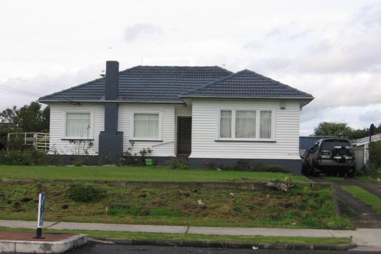 Photo of property in 20 Ranfurly Road, Alfriston, Auckland, 2105