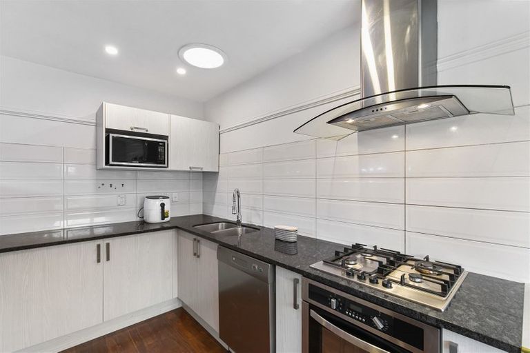 Photo of property in 256a Bucklands Beach Road, Bucklands Beach, Auckland, 2012