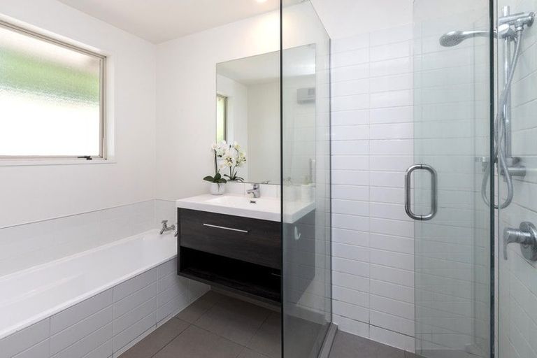 Photo of property in 2/111 Paparoa Street, Papanui, Christchurch, 8053