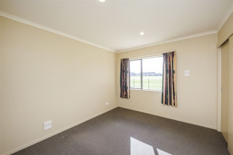 Photo of property in 16 Daniel Place, Kelvin Grove, Palmerston North, 4414