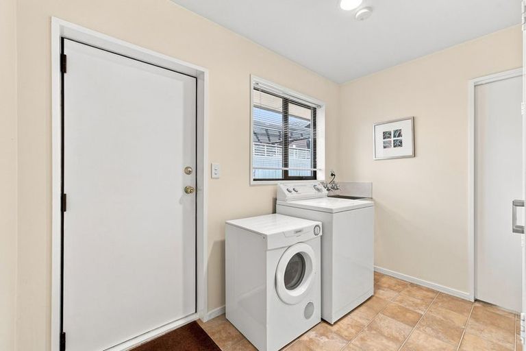 Photo of property in 52 Anglesea Avenue, Parklands, Christchurch, 8083