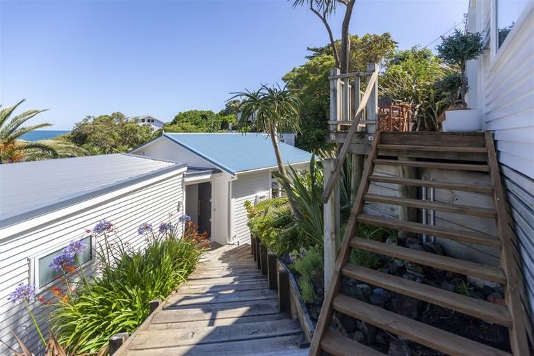 Photo of property in 20 Pingau Street, Paekakariki, 5034