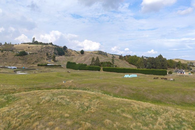 Photo of property in 52 Grant Road, Kinloch, Taupo, 3385