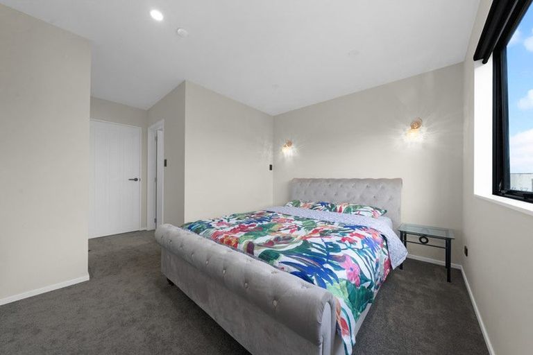 Photo of property in 6 Farranfore Road, Opaheke, 2113