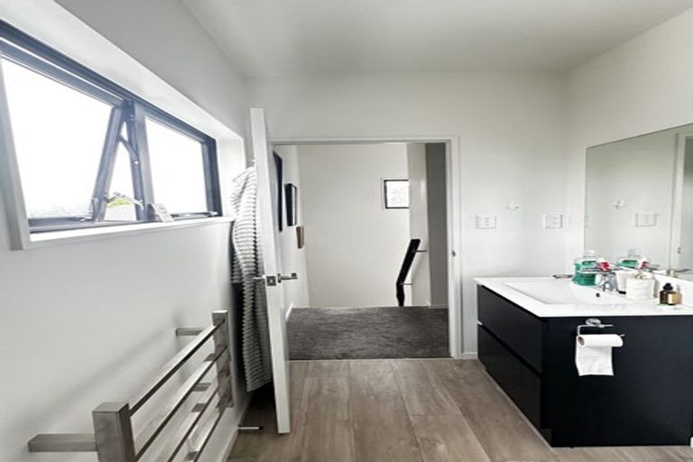 Photo of property in 61e Andrew Road, Howick, Auckland, 2010