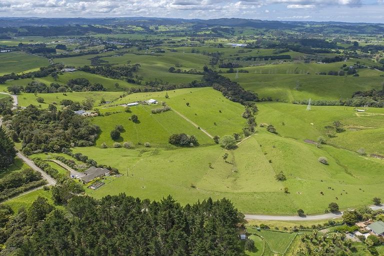 Photo of property in 167 Anderson Road, Helensville, 0875