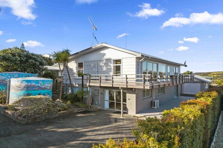 Photo of property in 12 Everard Avenue, Army Bay, Whangaparaoa, 0930