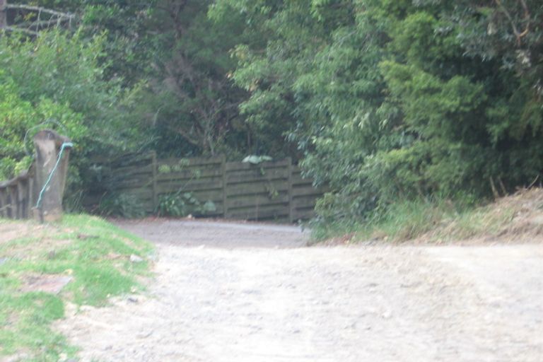 Photo of property in 2/47 Valley View Road, Glenfield, Auckland, 0629