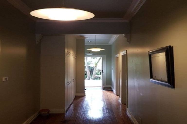 Photo of property in 51 Opanuku Road, Henderson Valley, Auckland, 0612