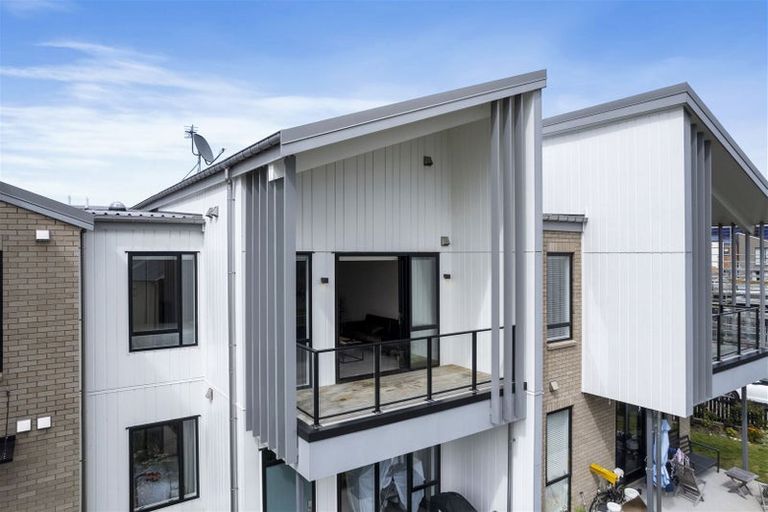 Photo of property in 2/48 Nugget Avenue, Hobsonville, Auckland, 0616