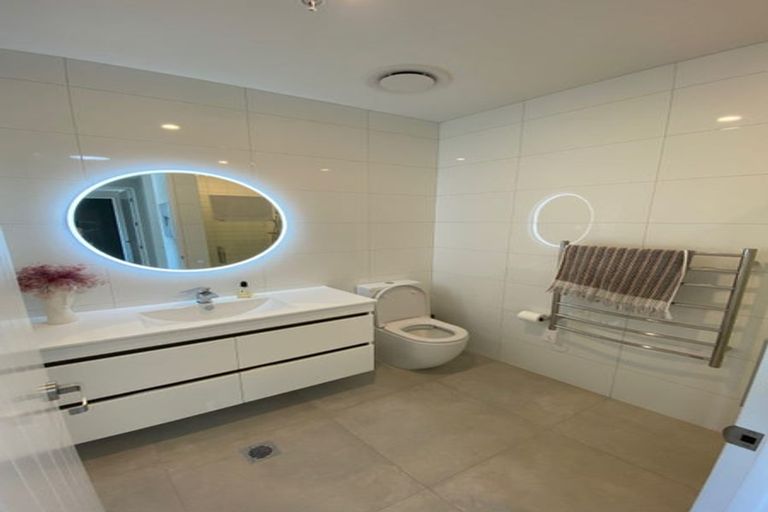 Photo of property in 202/86 Alpha Street, Cambridge, 3434